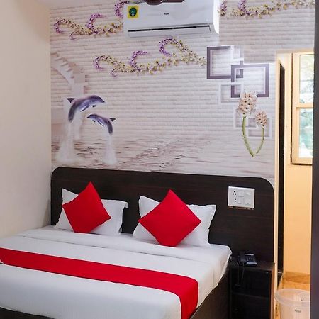 Oyo Flagship 68474 Hotel Viraj ปูเน่ ภายนอก รูปภาพ