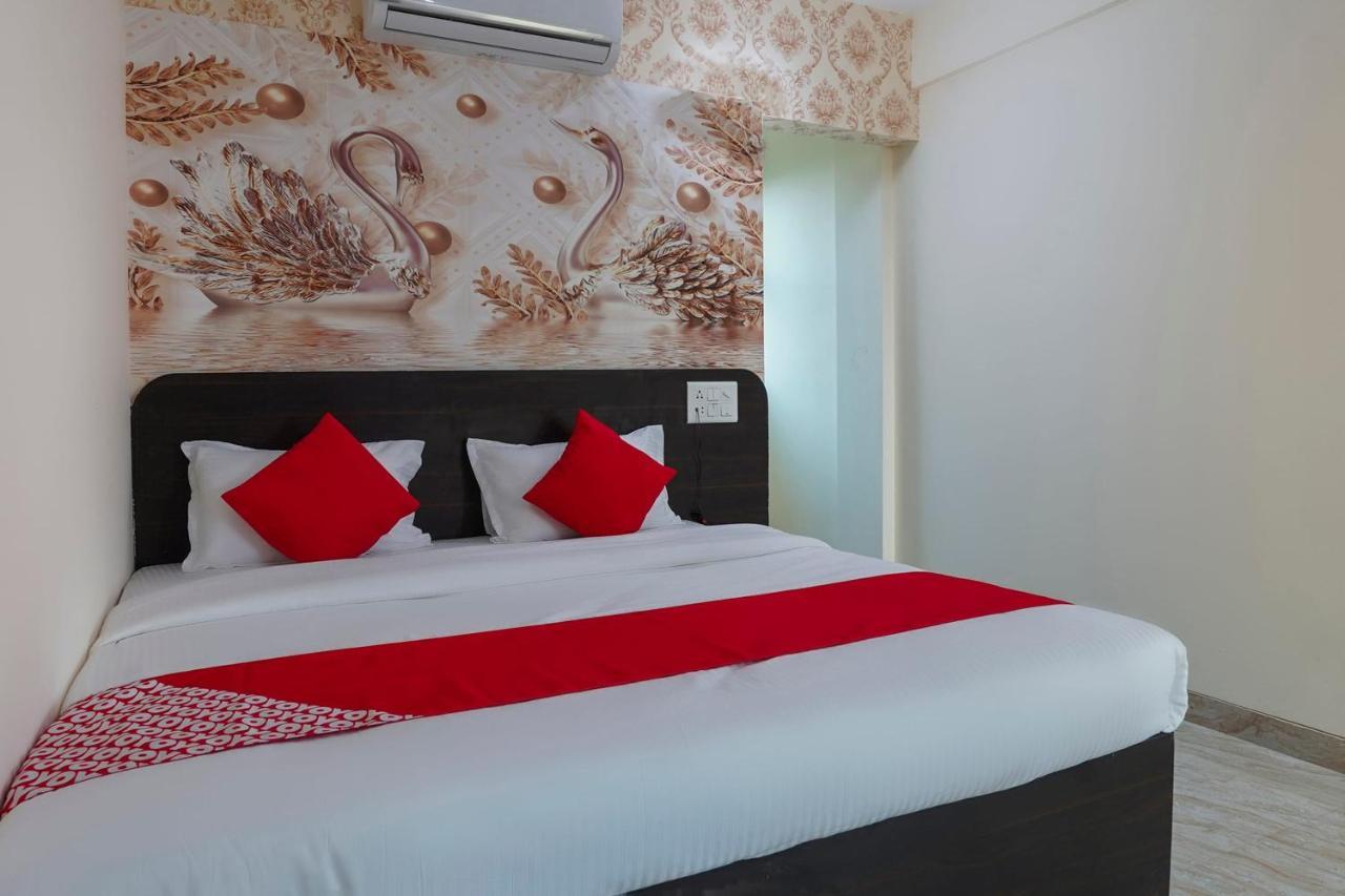 Oyo Flagship 68474 Hotel Viraj ปูเน่ ภายนอก รูปภาพ