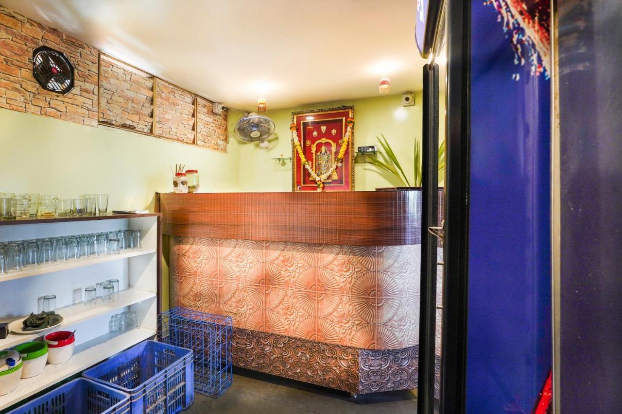 Oyo Flagship 68474 Hotel Viraj ปูเน่ ภายนอก รูปภาพ